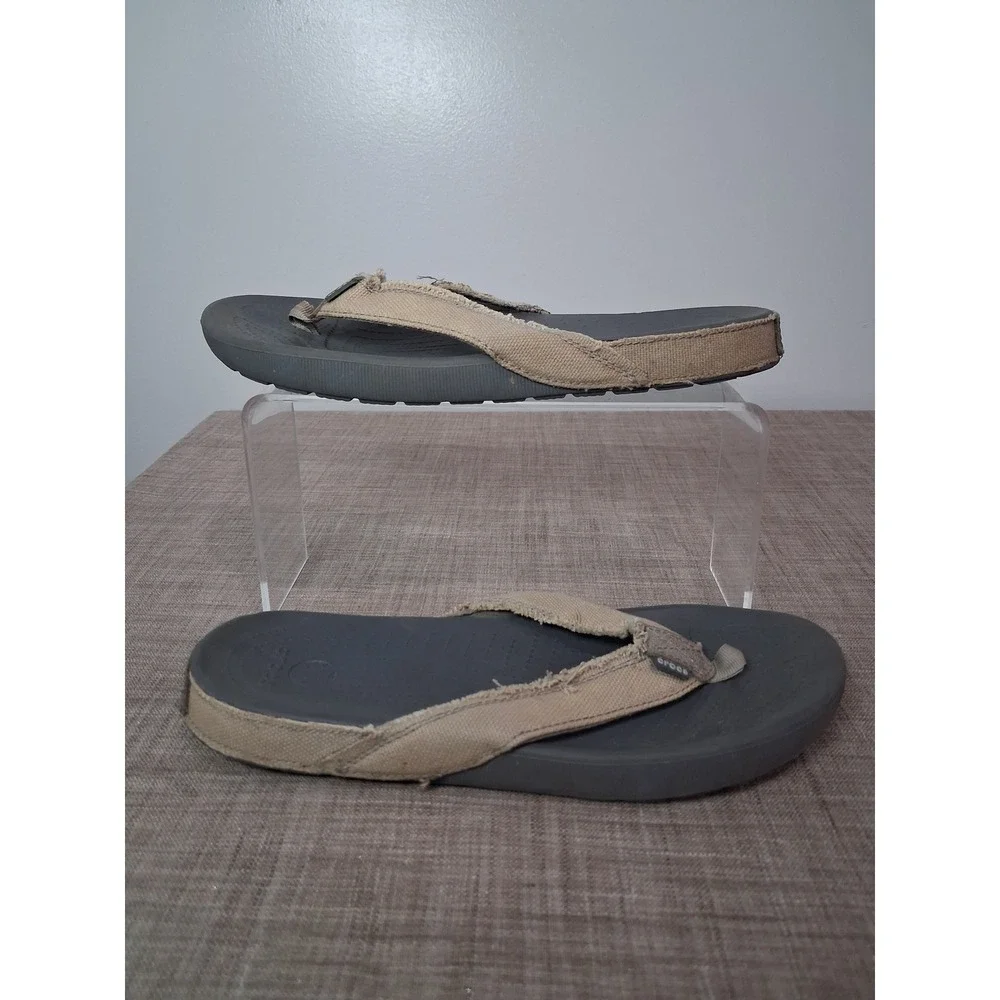 Crocs Santa Cruz Flip Flops Mens Size 8 Khaki Charcoal Canvas Thong Sandals